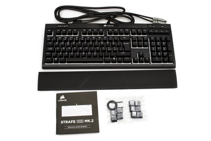 CORSAIR STRAFE MK2 box content